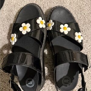Wonder Nation Black Sandals with Floral Design